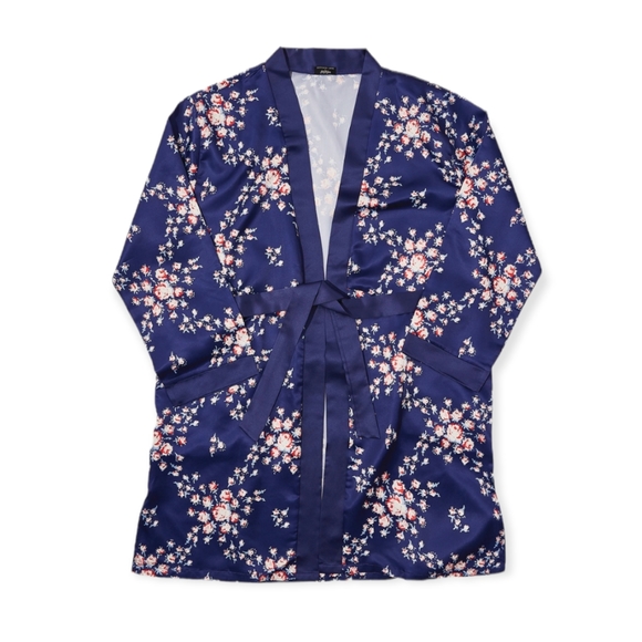 Morgan Lane Satin Robe - Picture 2 of 8